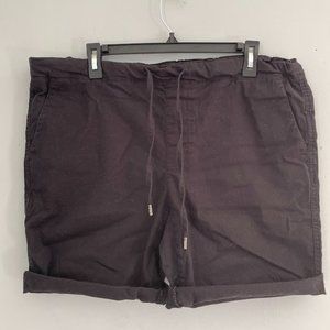 Wildfang Black Essential Short - Medium